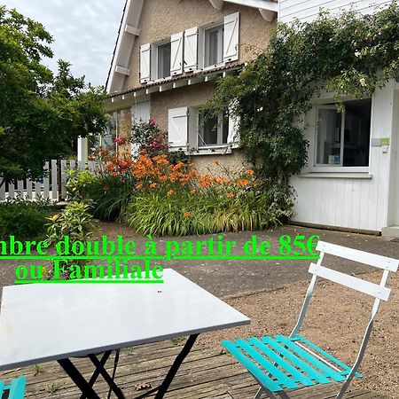 Maison D'Hotes L'Escale Du Loup Blanc Maringes Buitenkant foto