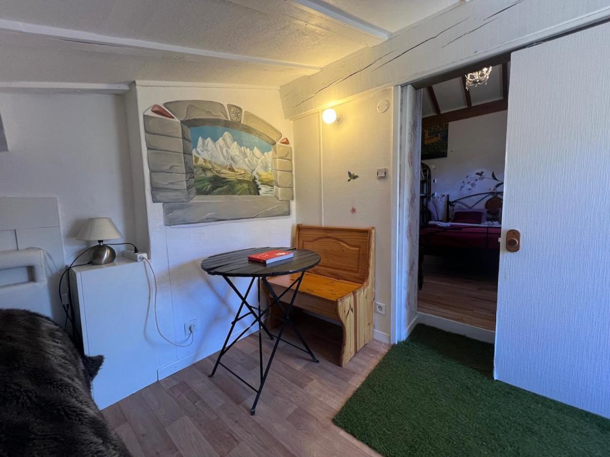 Maison D'Hotes L'Escale Du Loup Blanc Maringes Buitenkant foto